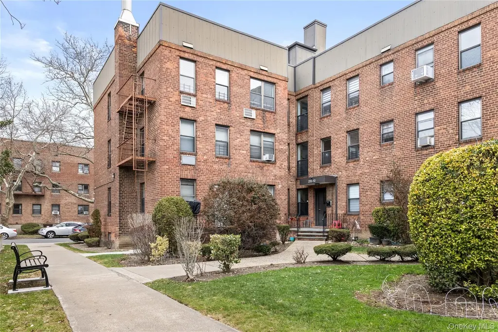 215-12 47th Unit 2D-12