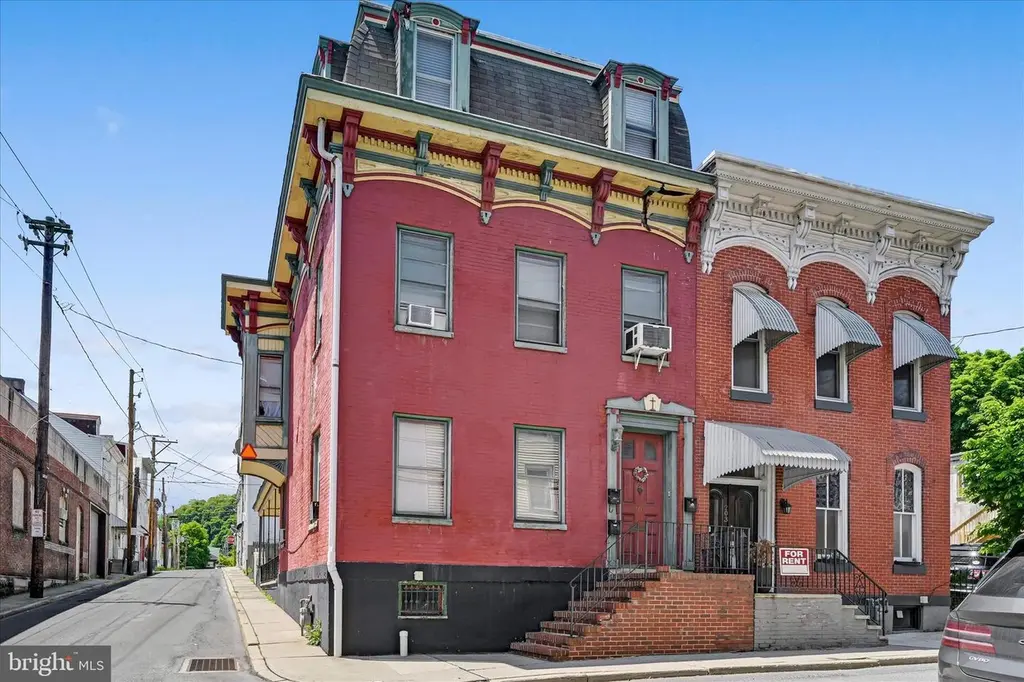 201 N 2nd St