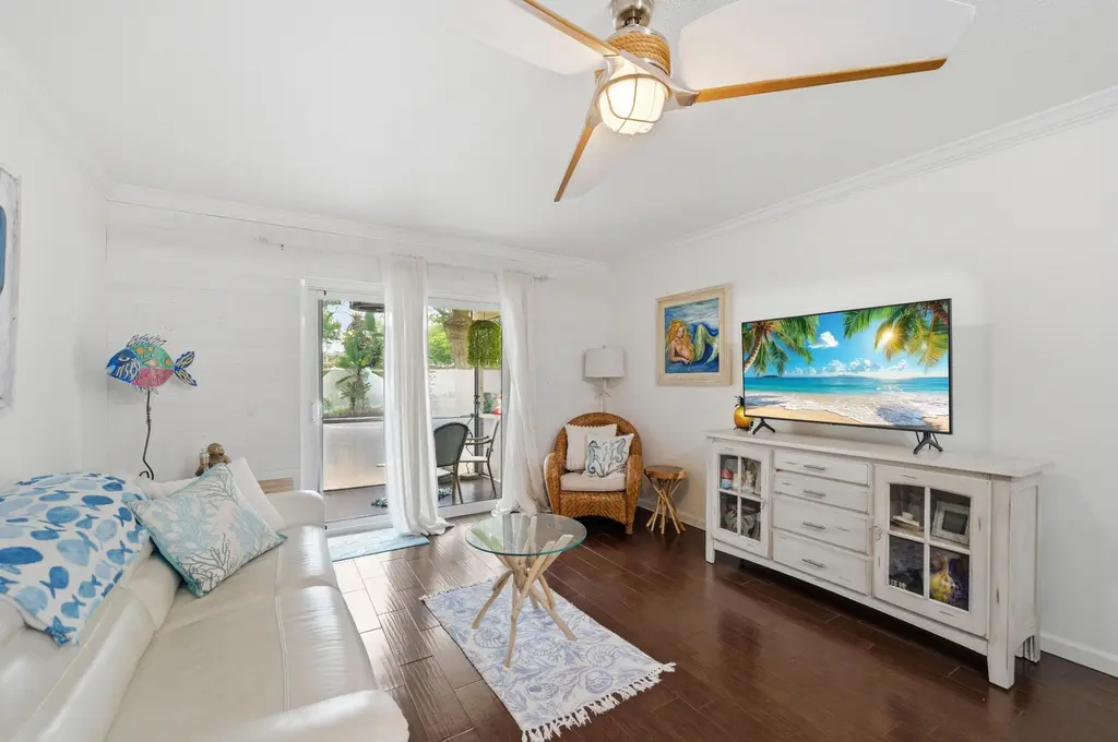 101 E Mcnab Rd #102