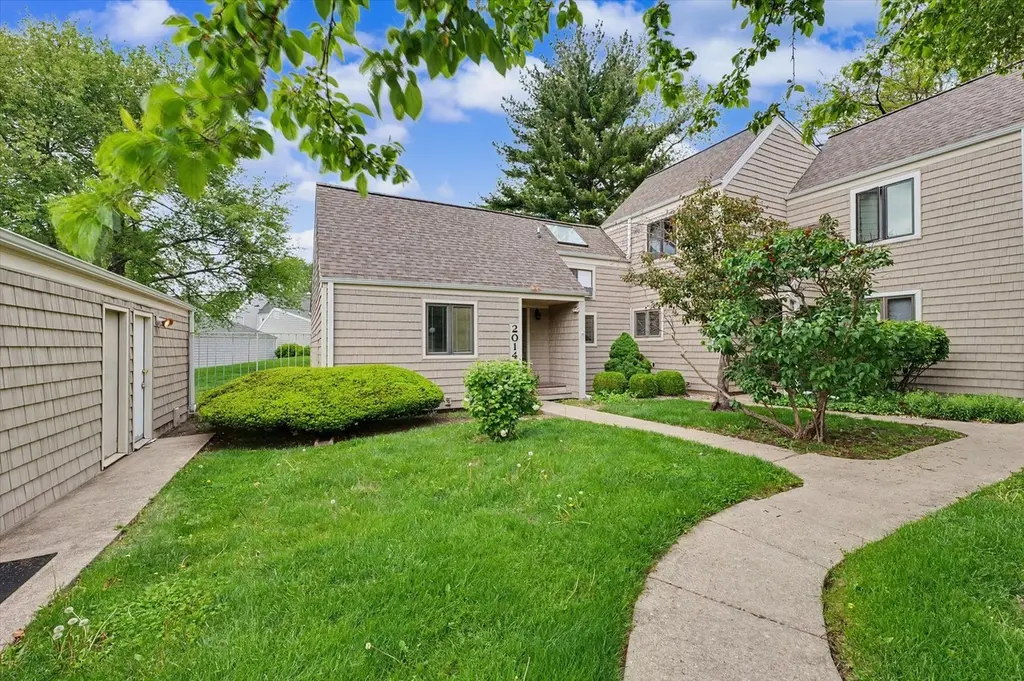 2014 Blackthorn Dr #2014