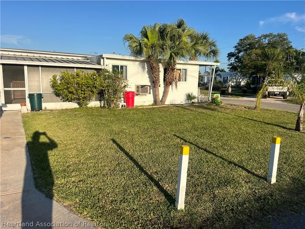 292 Flora Mana Ln