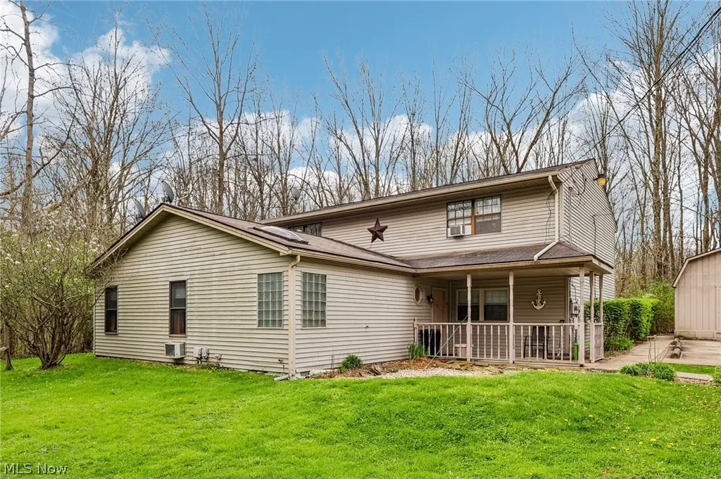 1886 James B Dr