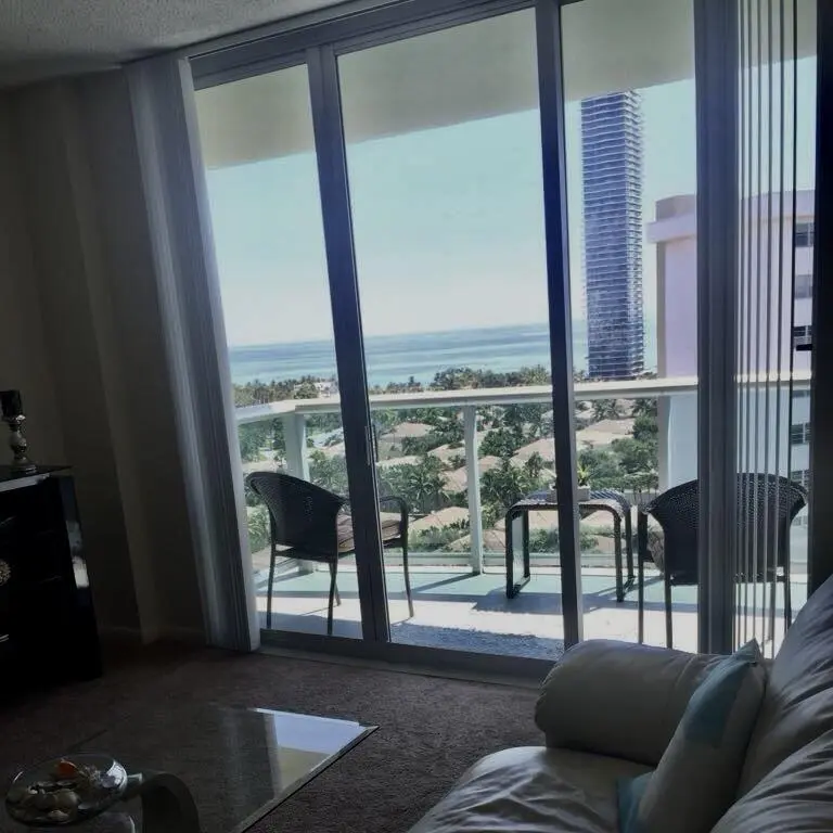 19390 Collins Ave #1622