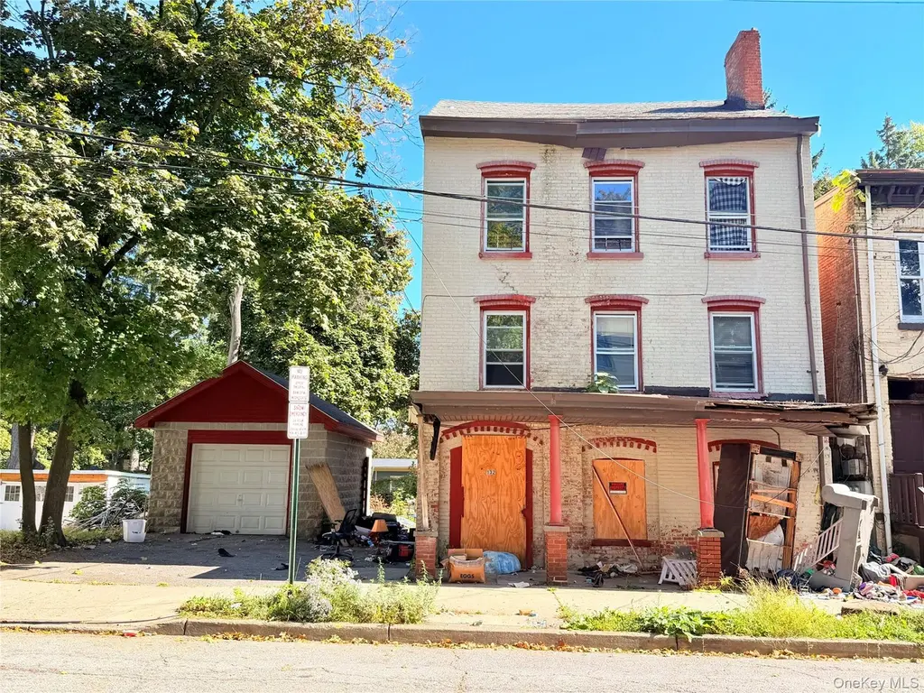 132 N Miller St