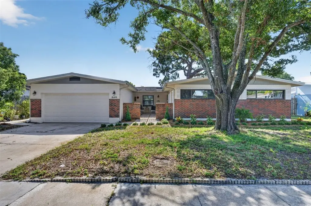 260 E Lauren Ct