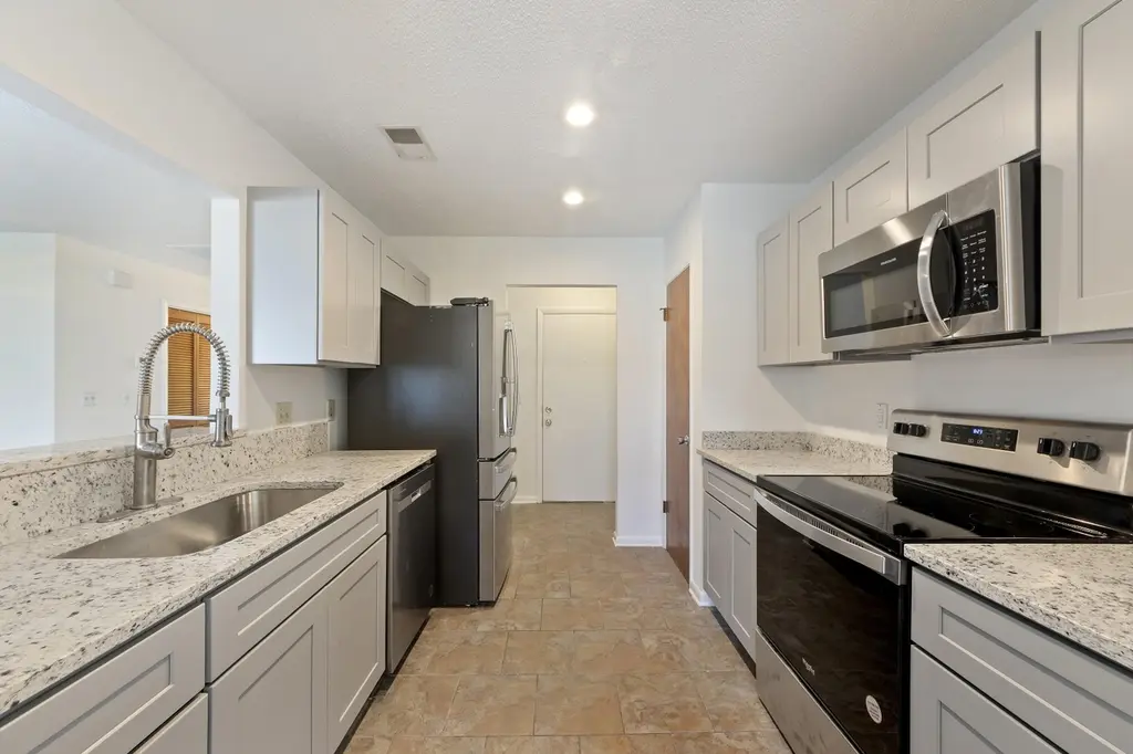 607 Waterwood Dr