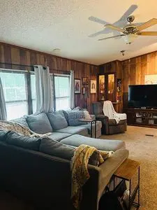 8879 Cherlee Dr