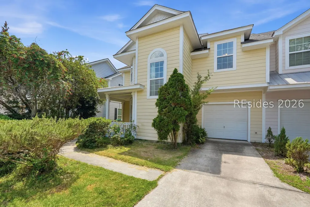 8 Winterberry Ln