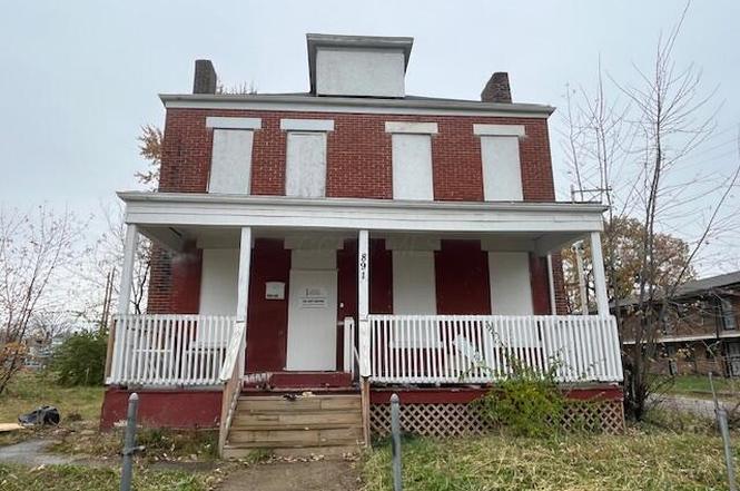 891 E Mound St