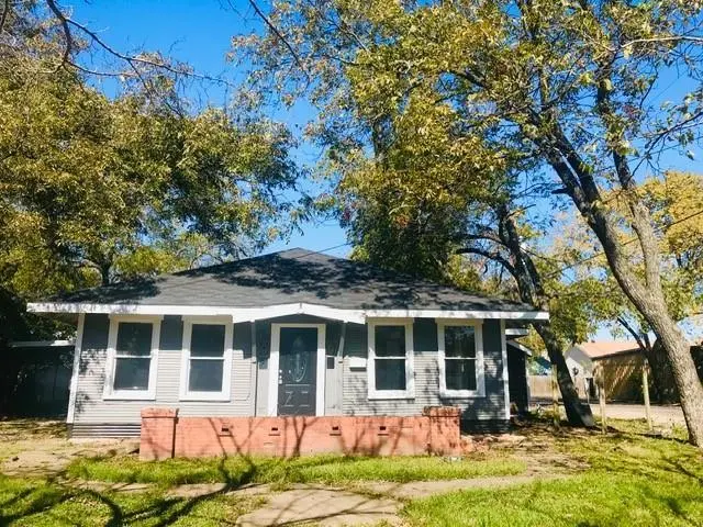 106 W Decatur St