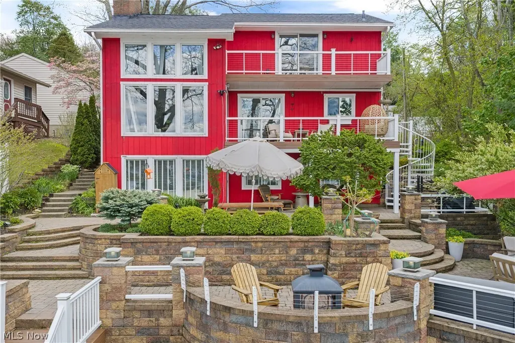 405 Snow Ave