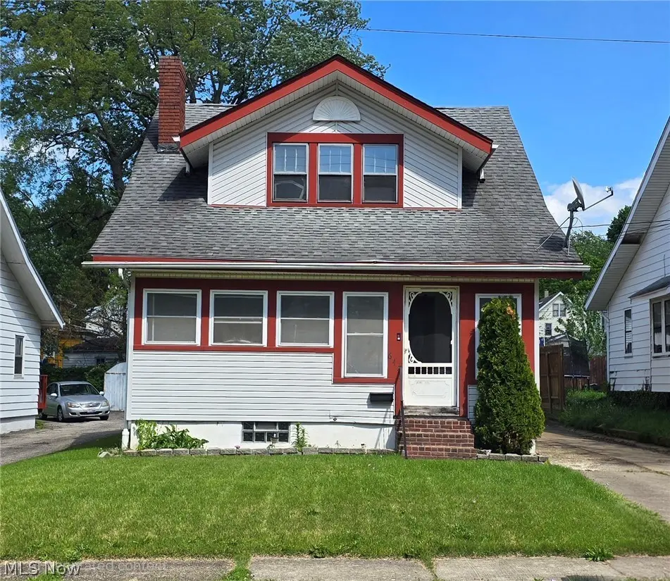 647 Columbia Ave