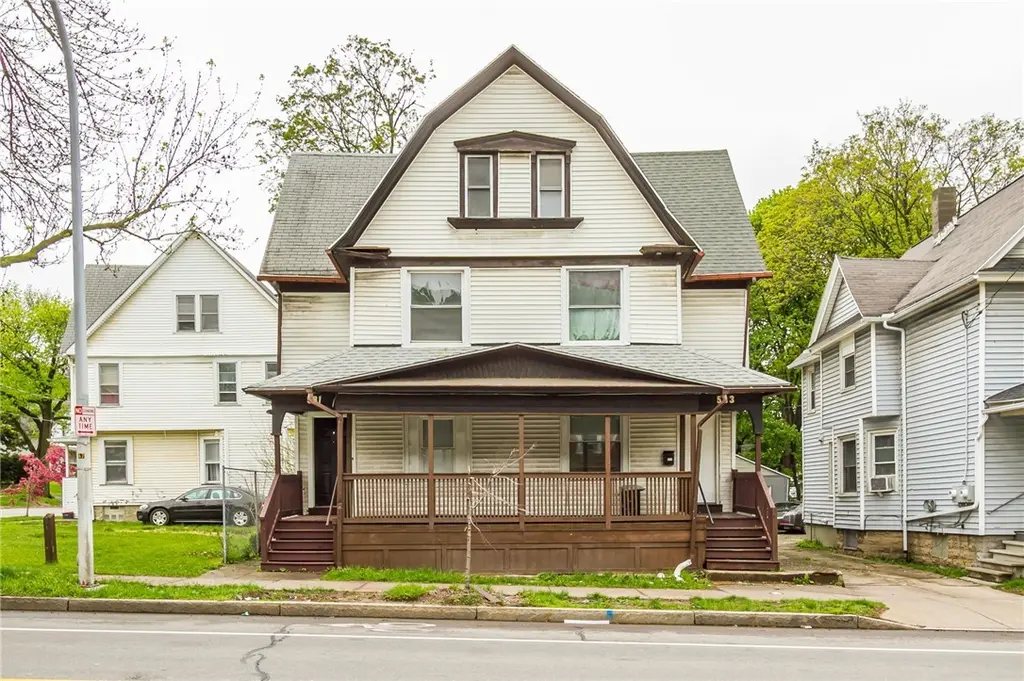 581-583 Dewey Ave