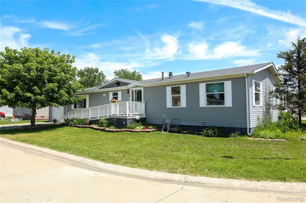 285 Madison Ct