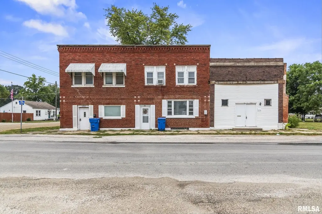 102 Main St