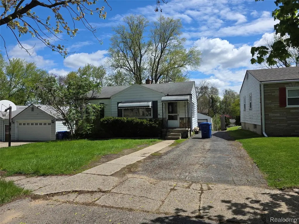105 S Roslyn Rd