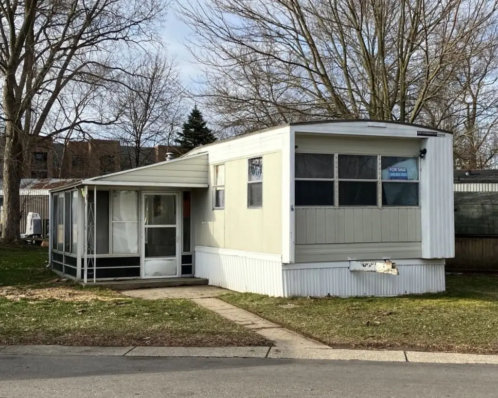 6 College Dr #6