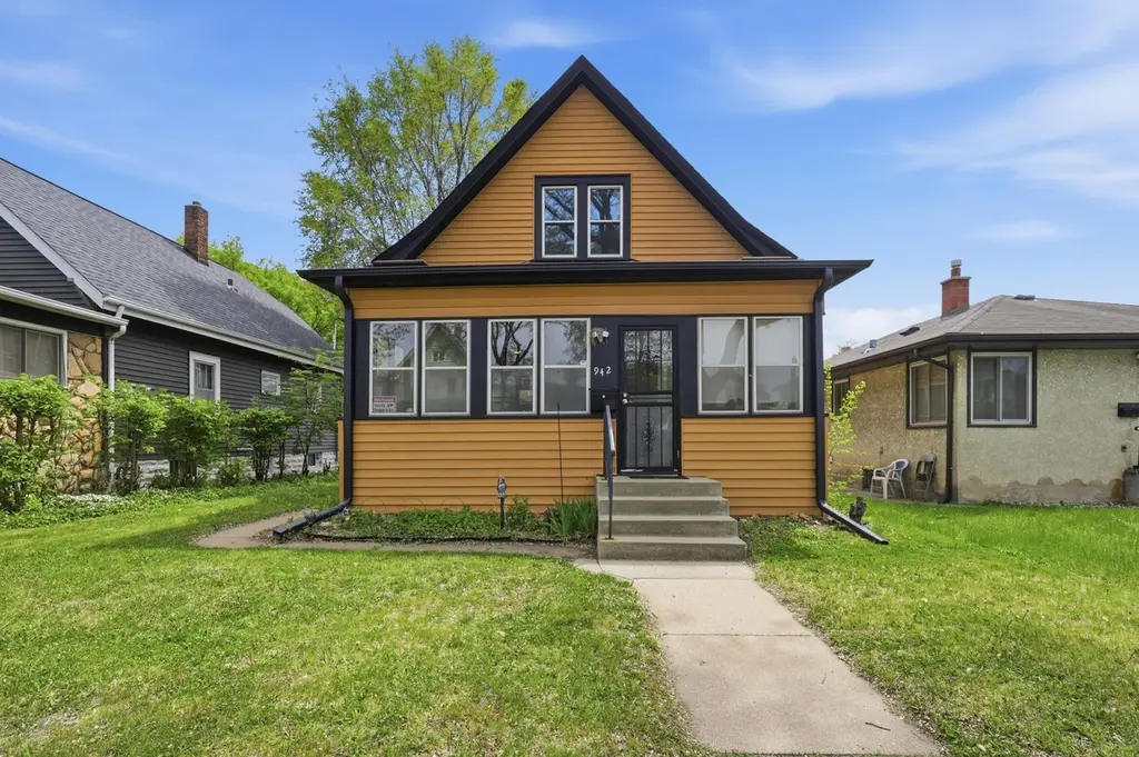 942 Central Ave W