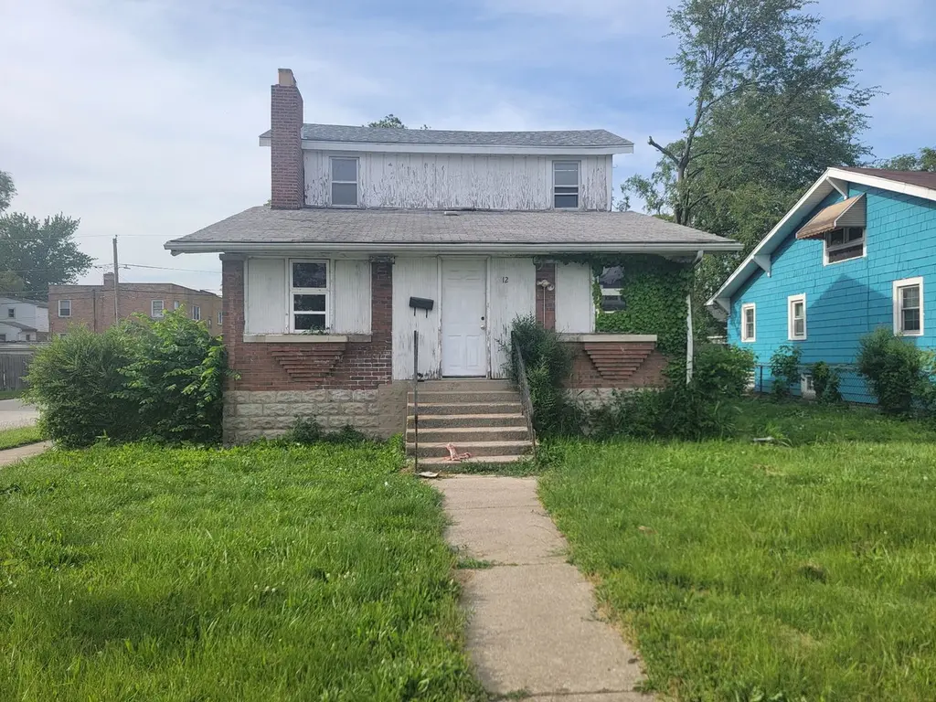 12 Webb St