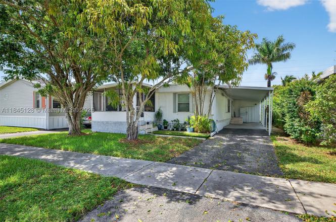 2430 SW 53rd St