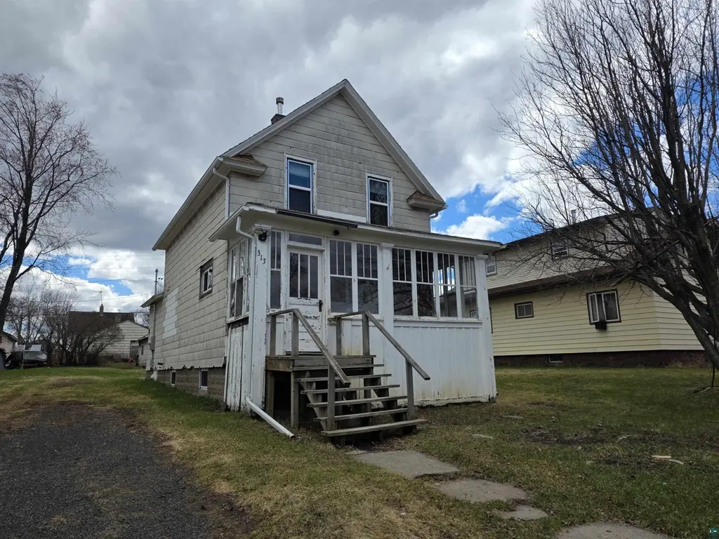 313 Minnesota Ave W