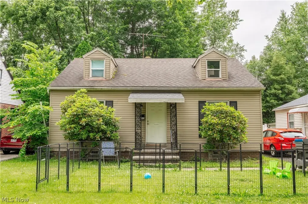 892 Hayden Ave