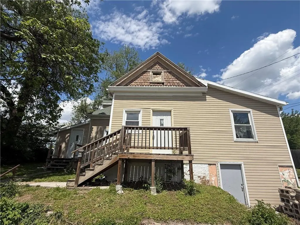 109 E Market St
