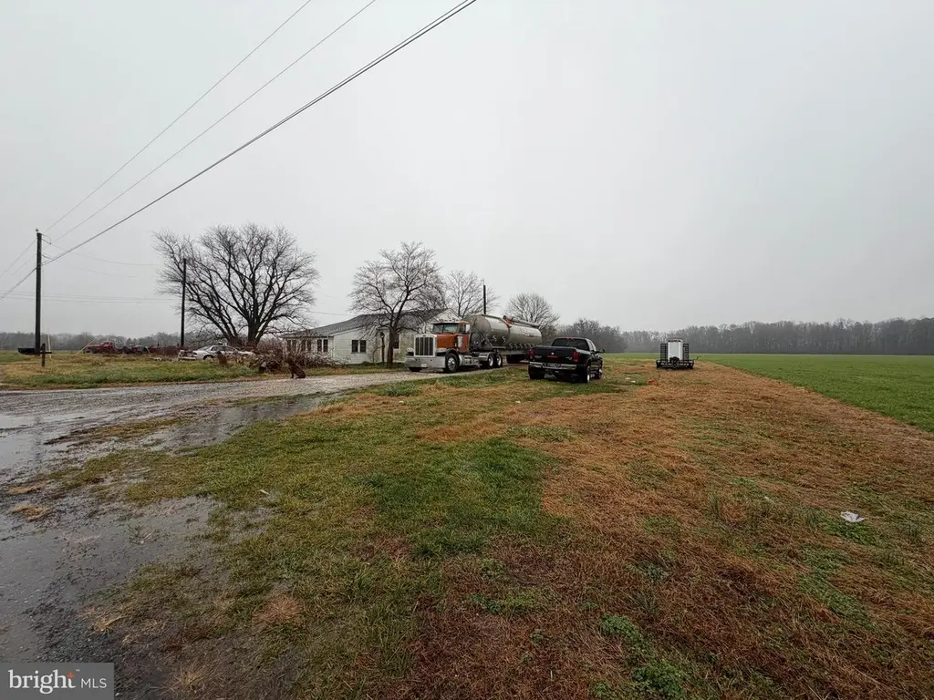 5035 River Rd