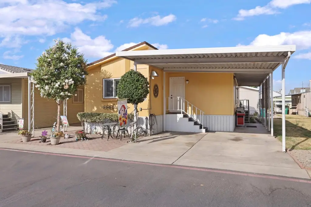 471 Almond Dr #22