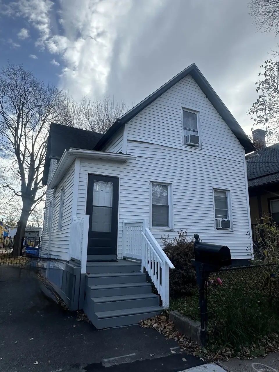 35 Loomis St