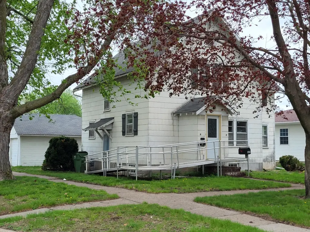 1601 2nd St