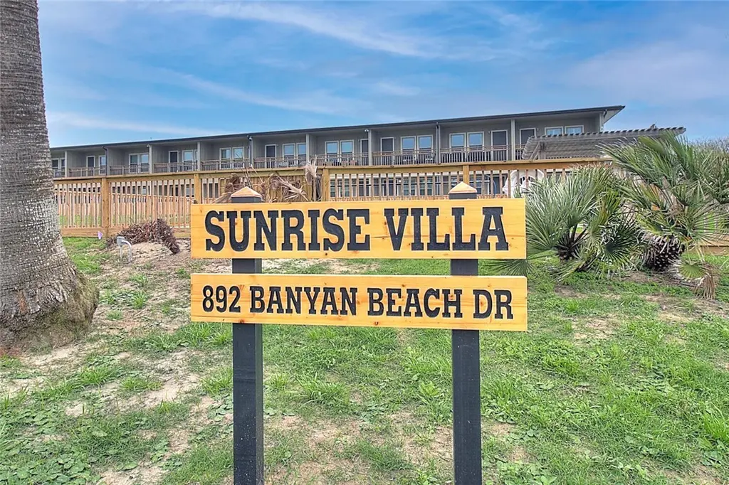 892 Banyan Beach Dr #109