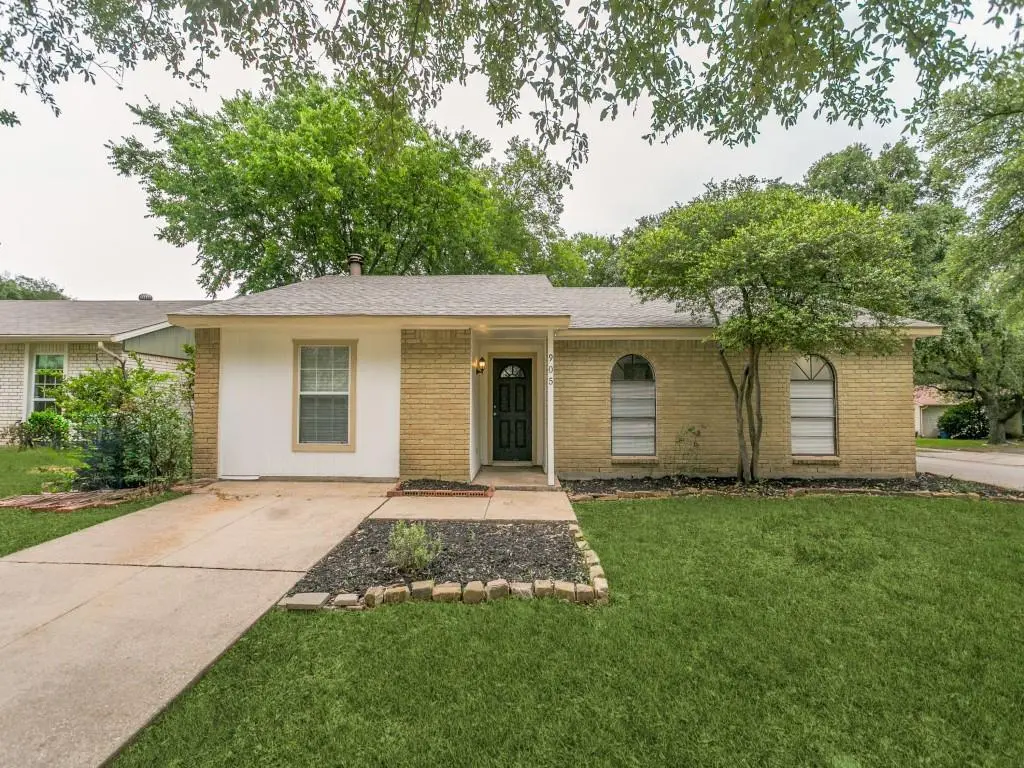 905 Hawthorne Dr