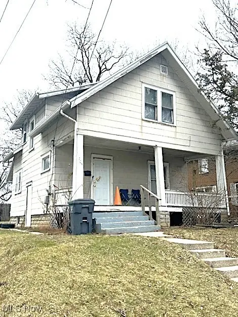 703 N Collett St
