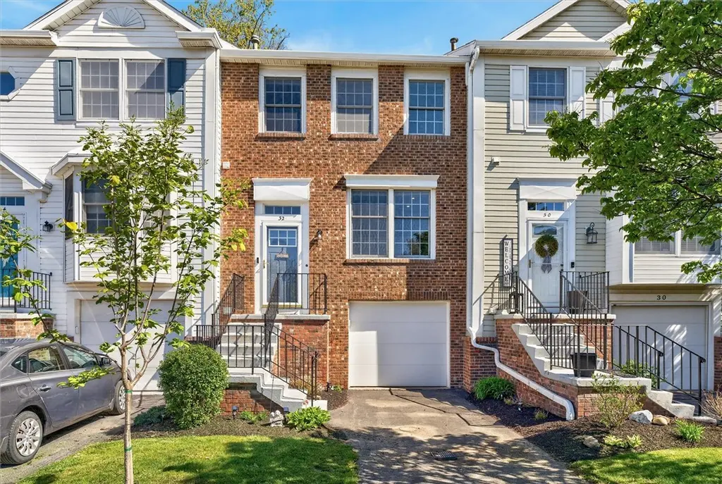 32 Jordache Ln