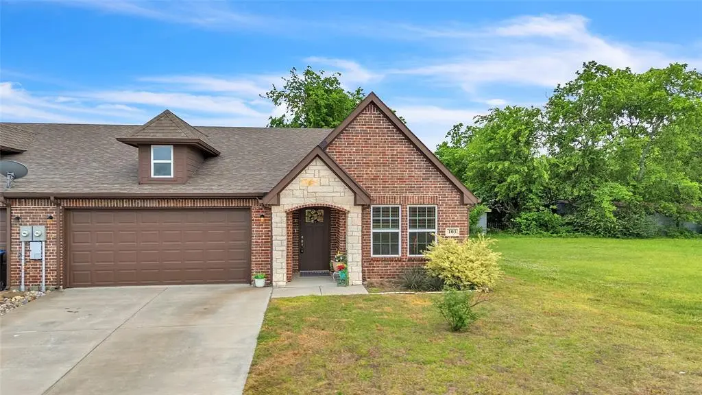 103 Tate Ln
