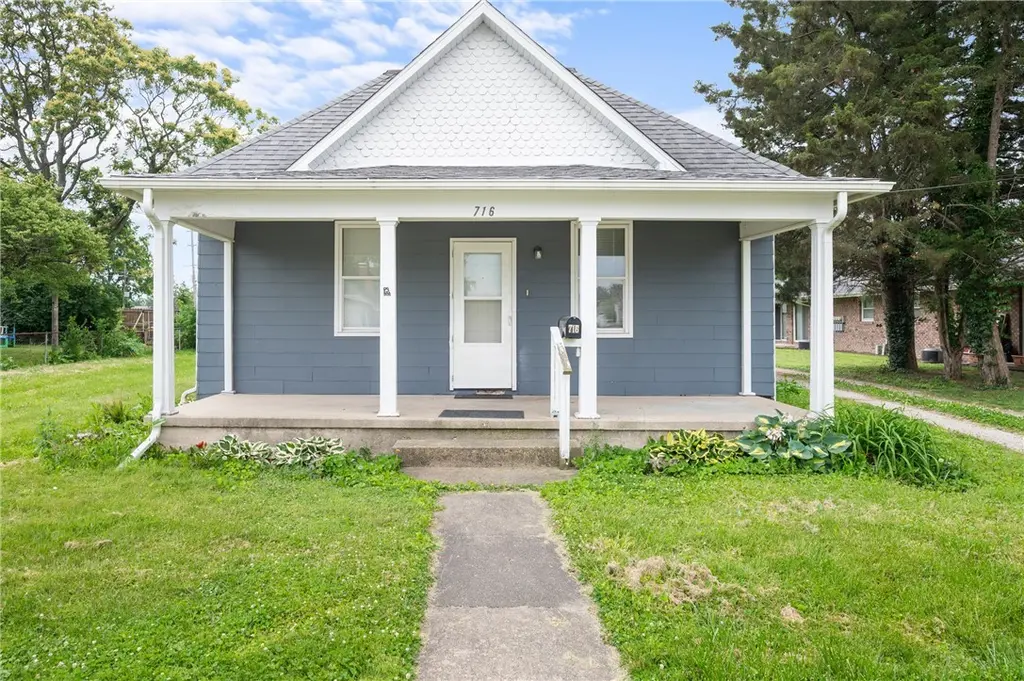 716 E Wood St