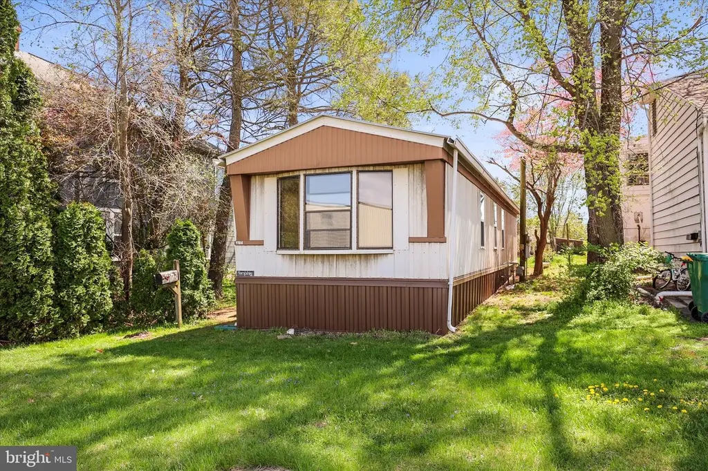 1104 W Elm Ave W