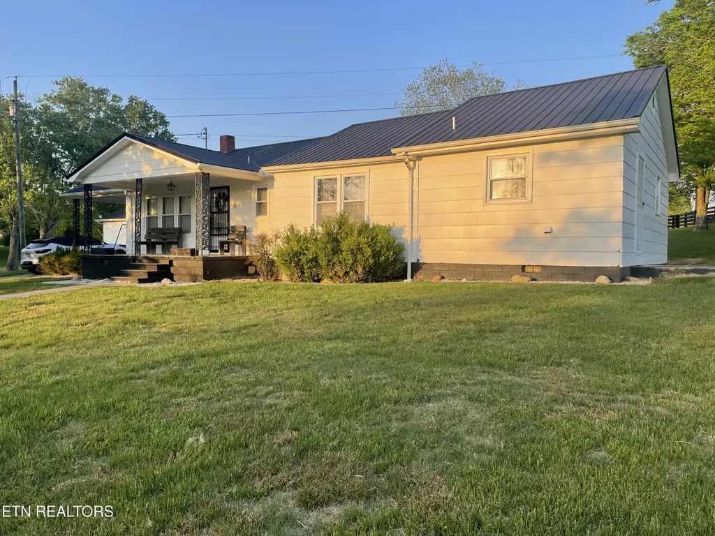 295 Long Rd
