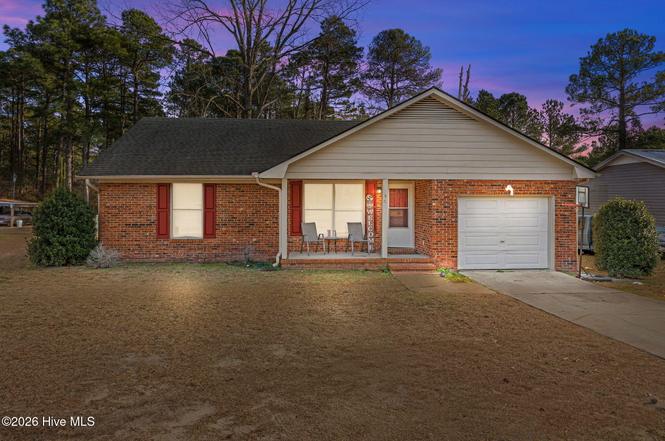 2967 Peacock St