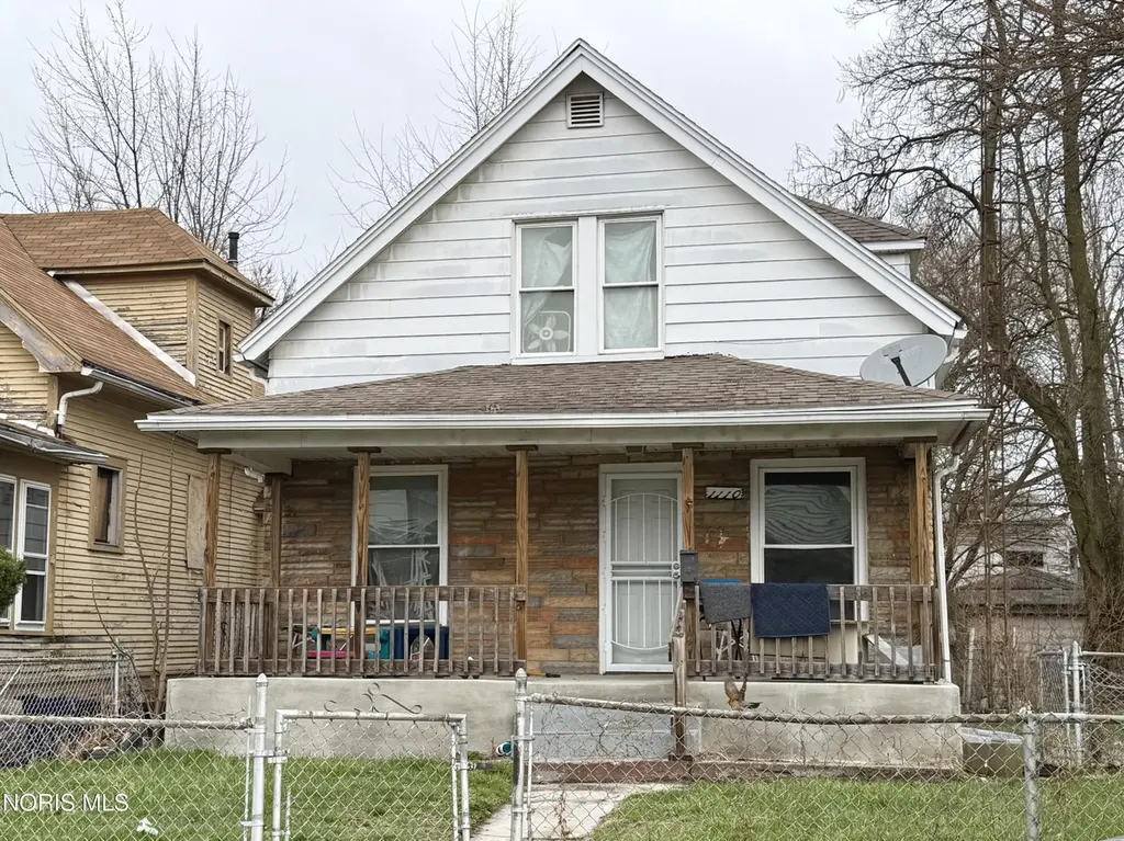 1110 Pinewood Ave