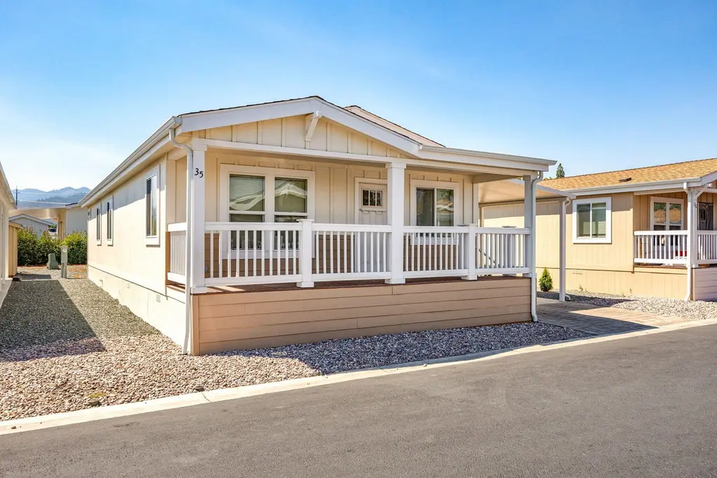 3555 S Pacific Hwy Spc 35