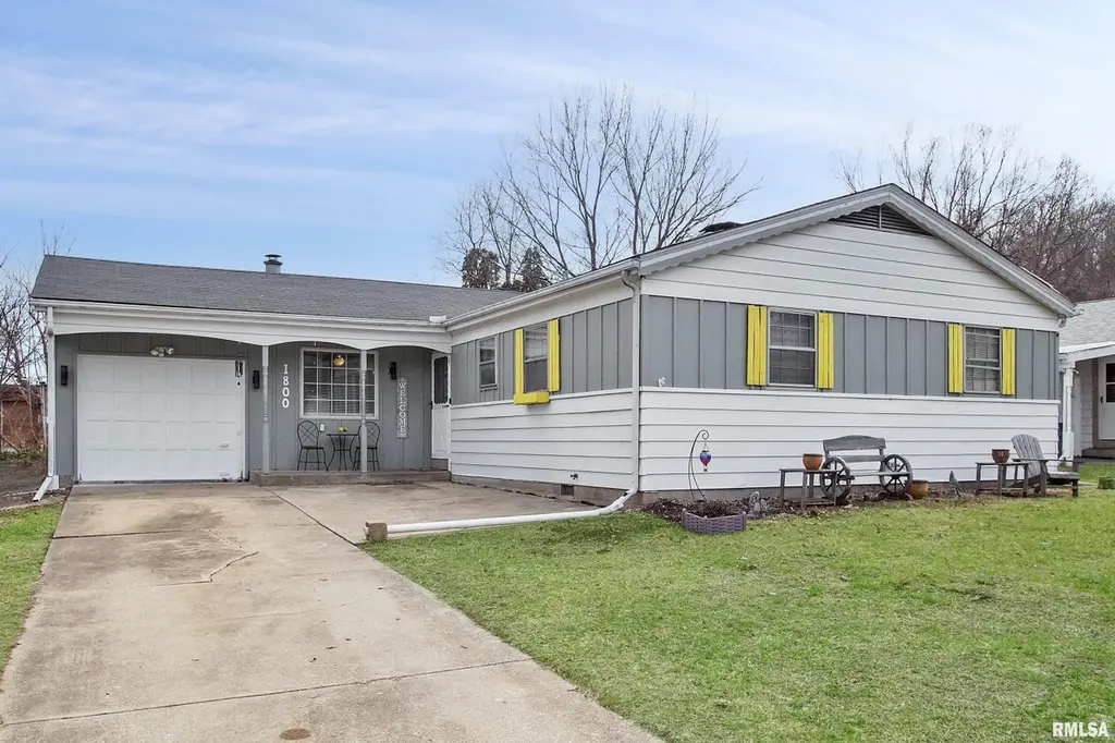 1800 E Saint Jude Ct