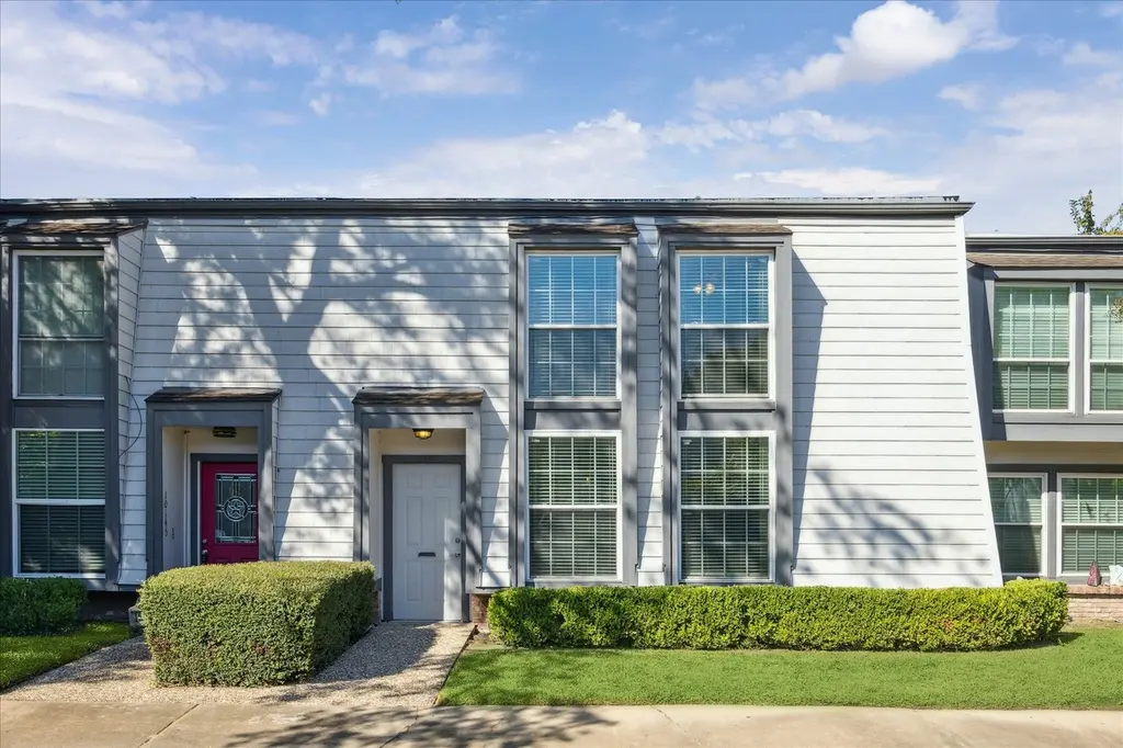 10147 Beekman Place Dr