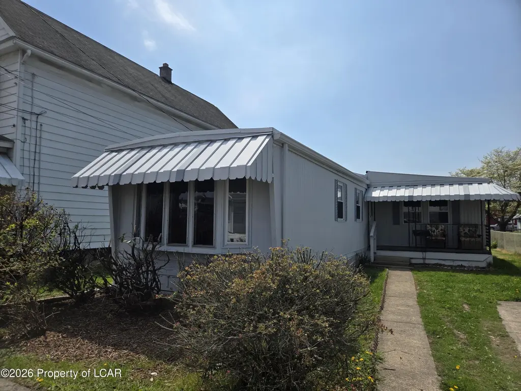 562 Shawnee St
