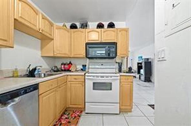 504 Gardens Dr #203