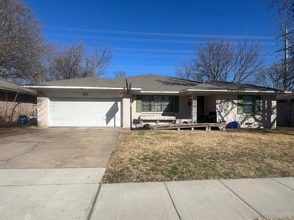 818 Inwood Dr