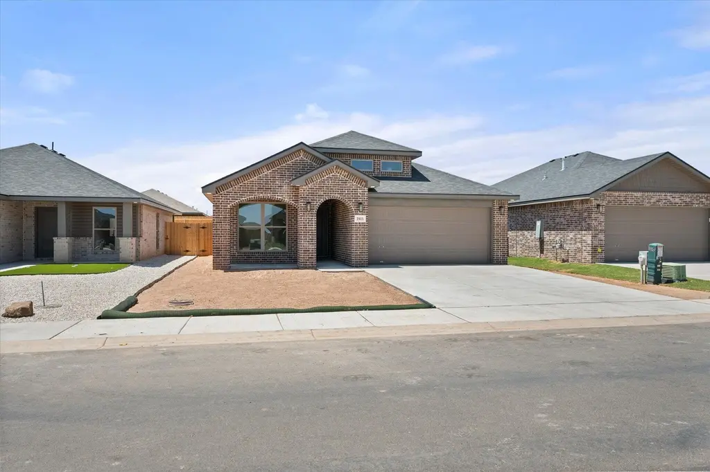 2413 Bryan Ave