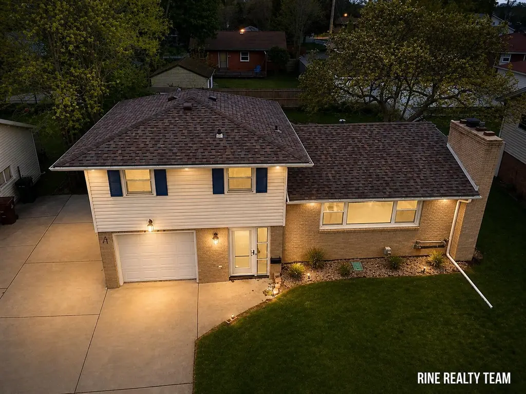 2200 Rossiter Pl