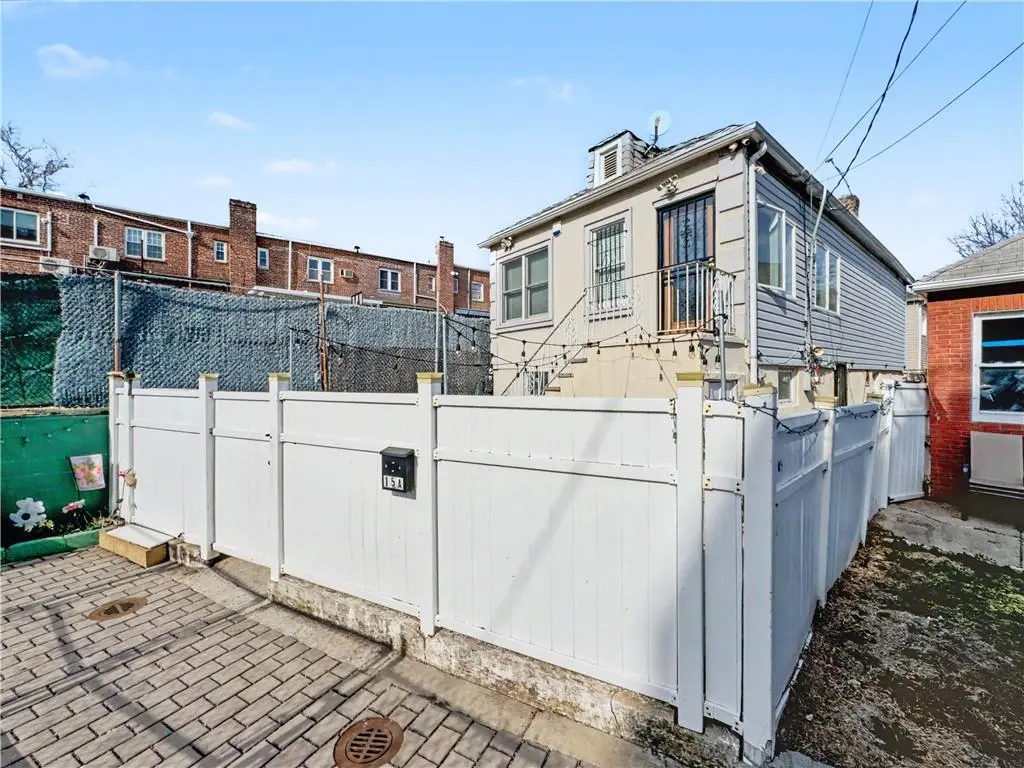 15A Lake Ave